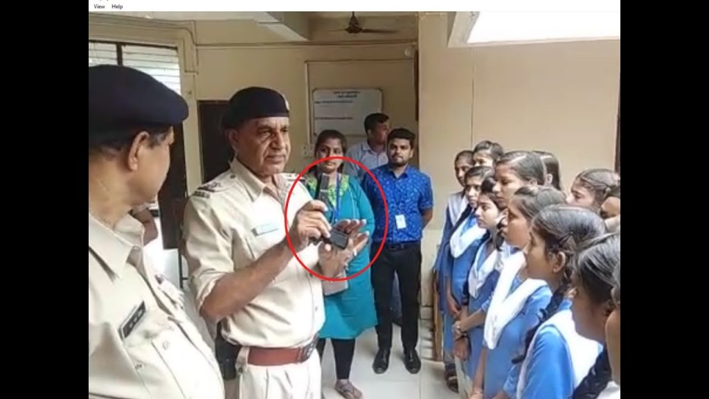 पश्चिमी देशों की तरह भारत में रिवॉल्वर चलाने की सीख कहां तक वाजिब ?