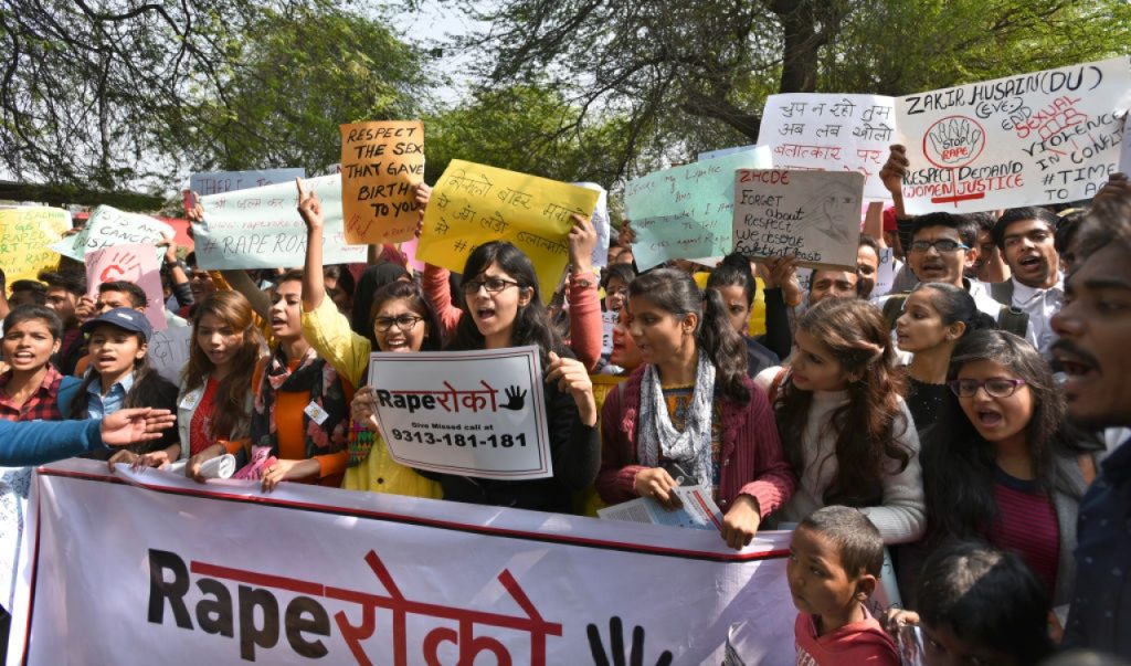 बिहार पुलिस और सुशासन कुमार को शर्मसार करती फरार पूर्व मंत्री मंजू वर्मा /अनामी शरण बबल