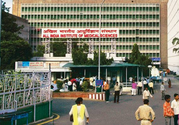 ऑपरेशन के मामले में एम्स नयी दिल्ली नंबर एक, एक साल में किए एक लाख 94 हजार ऑपरेशन/0 अनामी शरण बबल