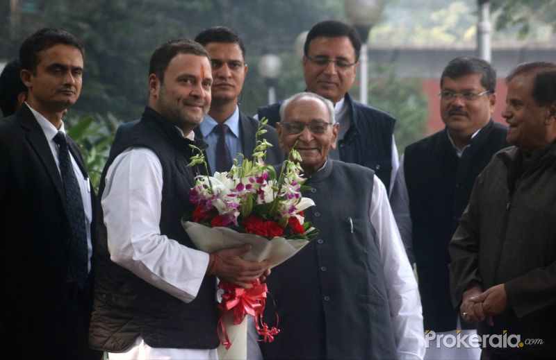 कांग्रेस और राहुल गांधी के बगैर कोई गठबंधन संभव नहीं- मोतीलाल वोरा/
