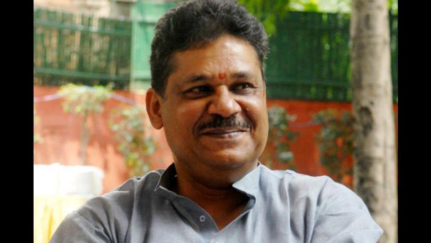 कमल से होकर आजाद पंजा का दामन थाम लिए कीर्ति