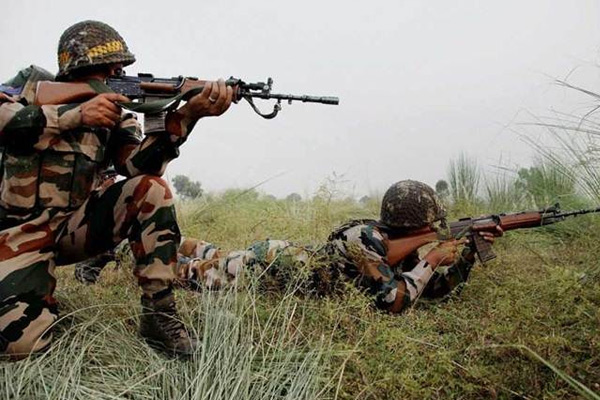 जम्मू कश्मीर के पुलवामा में एक स्कूल में ब्लास्ट, दर्जनों बच्चें घायल