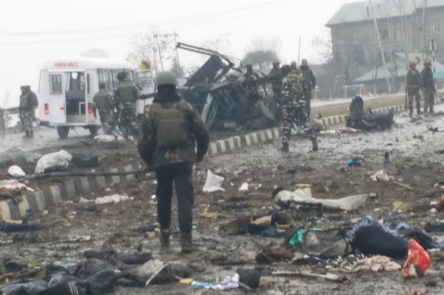 देश भर में बदले की आग, सीआरपीएफ दस्ते पर हमला, 42 से अधिक सेना शहीद,50 से अधिक घायल, दर्जनों की हालत गंभीर।