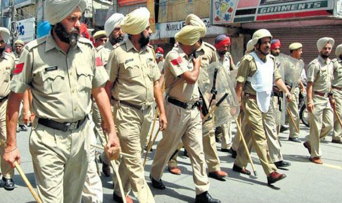 भगवान भरोसे चल रहे है देशभर के सैकड़ों पुलिस थाने, लाखों पुलिसकर्मियों की किल्लत