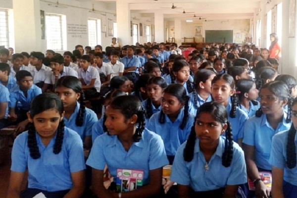 शहीदों के बच्चों के लिए मुफ्त शिक्षा सुविधा