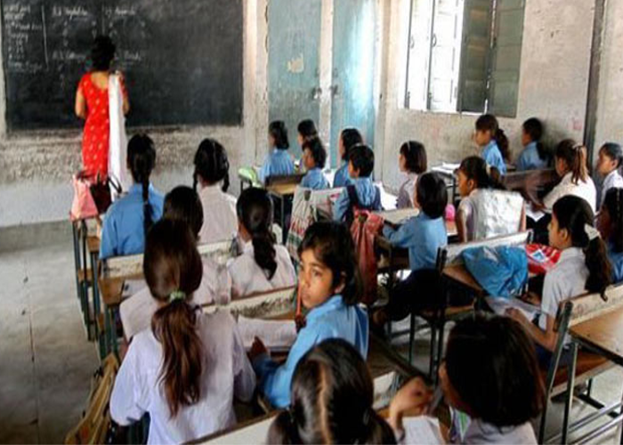 अगले माह से प्रयागराज के 60 स्कूल हो जाएंगे बंद