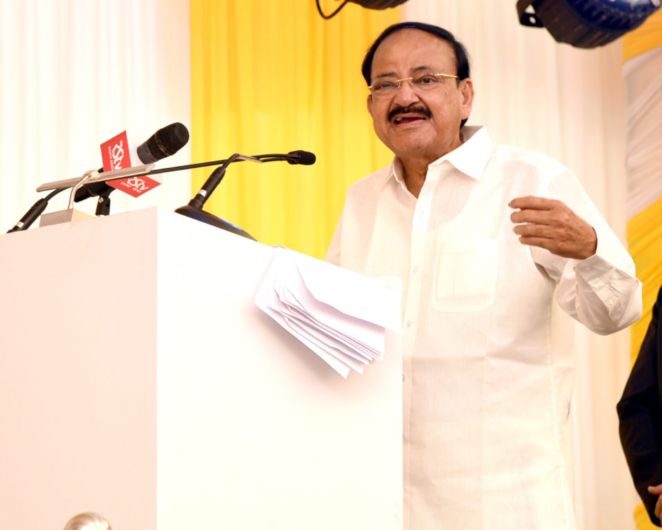 युवाओं को कुशल बनाना राष्ट्रीय अभियान होना चाहिए : उपराष्ट्रपति