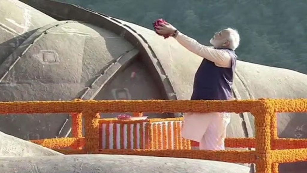 प्रधानमंत्री श्री नरेन्द्र मोदी ने सरदार पटेल की जयंती पर श्रद्धांजलि दी
