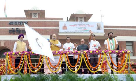 श्री अमित शाह ने राष्ट्रीय एकता दिवस पर ‘रन फार यूनिटी’ को झंडी दिखाकर रवाना किया