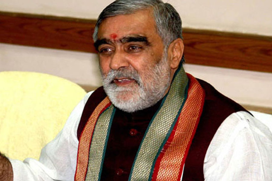 बिहार के सुपर स्पेशलिस्ट हॉस्पिटल को हर हाल में फरवरी 2020 तक आउटडोर इंडोर व्यवस्था शुरू करने का अधिकारियों को केंद्रीय स्वास्थ्य राज्य मंत्री ने दिया निर्देश