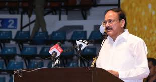 उपराष्ट्रपति ने मीडिया से सनसनीखेज प्रवृत्ति को दूर करने और तथ्यों को निष्पक्ष रूप से पेश करने को कहा;