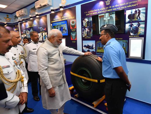प्रधानमंत्री श्री नरेन्द्र मोदी ने वायुसेना प्रमुख के “ऐट-होम” स्वागत समारोह में भाग लिया