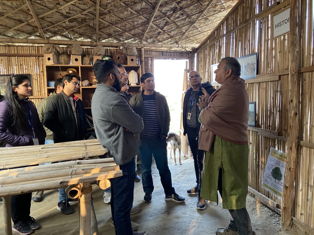 हर धर्म अपने धार्मिक कार्यों को शुरू करने से पहले पेड़ लगाने का कार्य करेंः पीपल बाबा