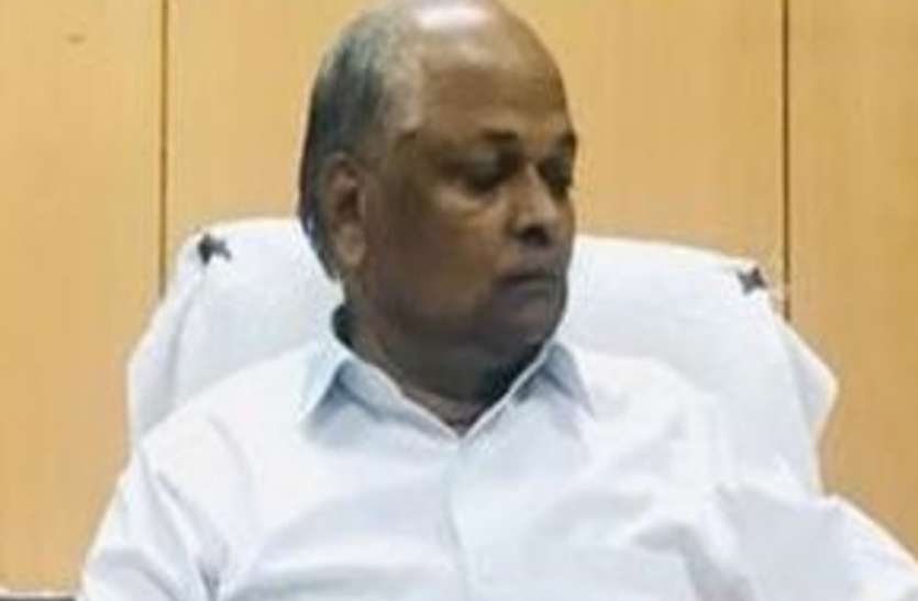 बाबरी विध्वंस केस में ऐतिहासिक फैसले के बाद जज सुरेंद्र यादव रिटायर