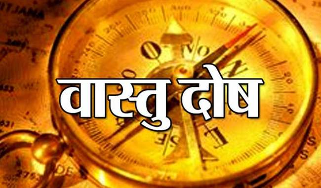 अगर वास्तु दोष में करते है विश्वास तो घर पर घड़ी लगाते समय रखें खास ख्याल