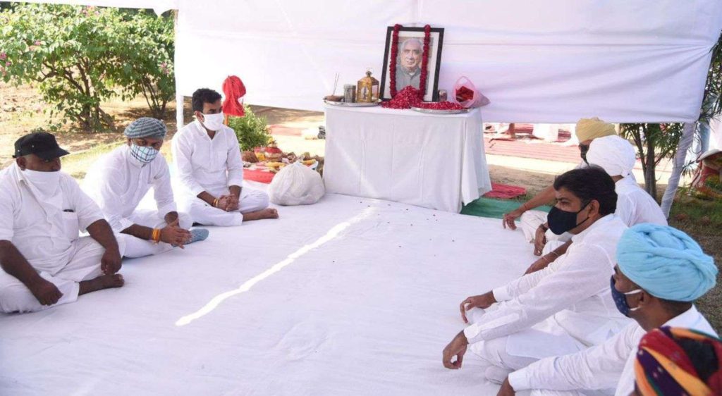 भाजपा व कांग्रेस नेताओं ने पूर्व केंद्रीय मंत्री जसवंत सिंह जसोल को दी श्रद्धांजलि