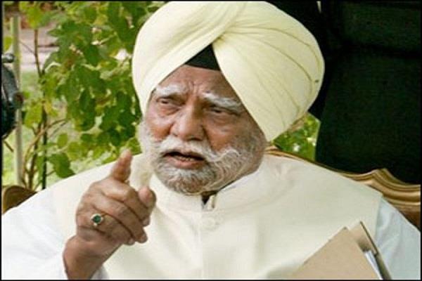 पूर्व केंद्रीय मंत्री बूटा सिंह एम्स में हुए भर्ती, हालत नाजुक
