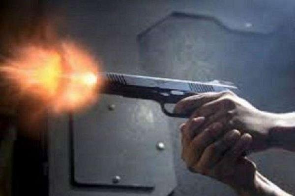 पैसे के लेनदेन में बाइक सवार युवकों ने एक युवक को मारी गोली