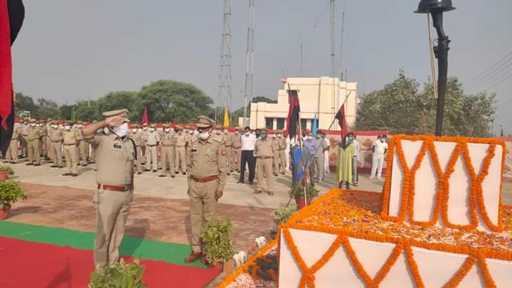 बदायूं में शहीद पुलिसकर्मियों को श्रद्धांजलि देकर मनाया गया पुलिस शहीद दिवस