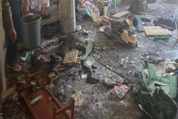 पाकिस्तान के पेशावर में मदरसे के भीतर IED विस्फोट, 7 लोगों की मौत