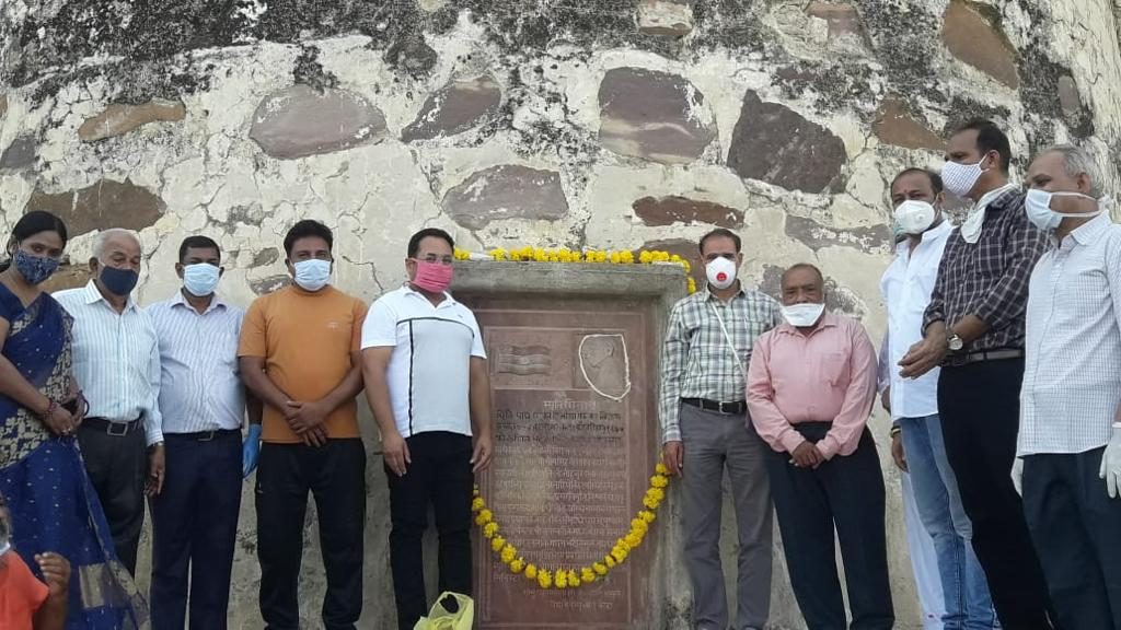 महात्मा गांधी के स्वच्छ भारत के अभियान को आज चम्बल नदी की साफ सफाई करके मनाया गया