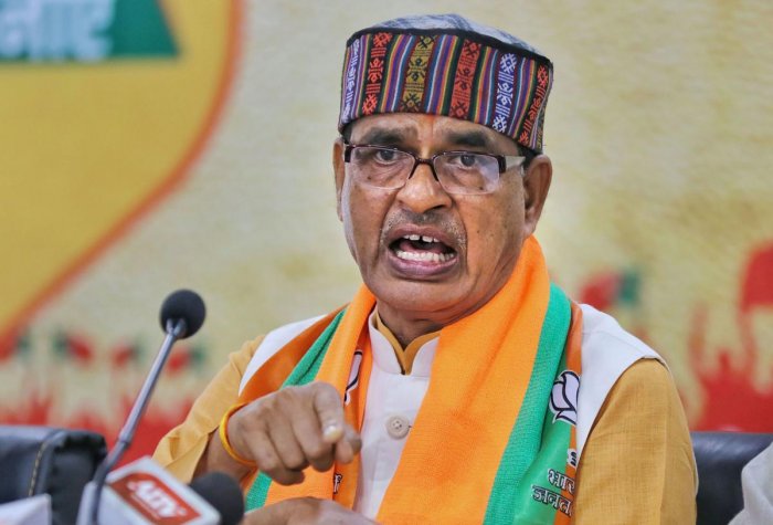 कांग्रेस नेता को सीएम शिवराज ने दिया जवाब- नंगे भूखे परिवार से हूं, इसलिए गरीबों का दुख-दर्द समझता हूं