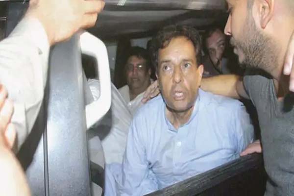 होटल का दरवाजा तोड़ पूर्व पीएम नवाज शरीफ के दामाद को पुलिस ने किया गिरफ्तार