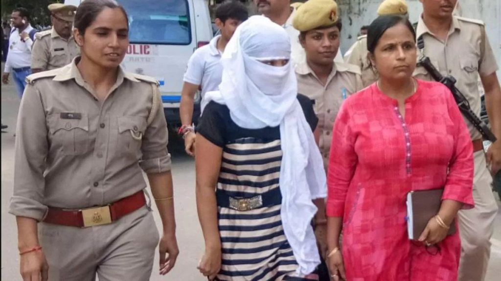 यौन शोषण मामले में चिन्मयानंद को मिली राहत, आरोपों से मुकरी छात्रा