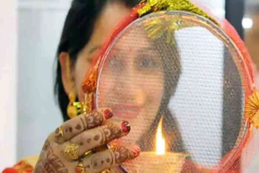पति की होगी लंबी आयु के लिए करवा चौथ पर करें इस विशेष मंत्र का जाप