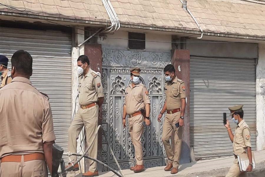फरार राकेश न्यायिक को गिरफ्तार करने पहुंची गाज़ीपुर पुलिस