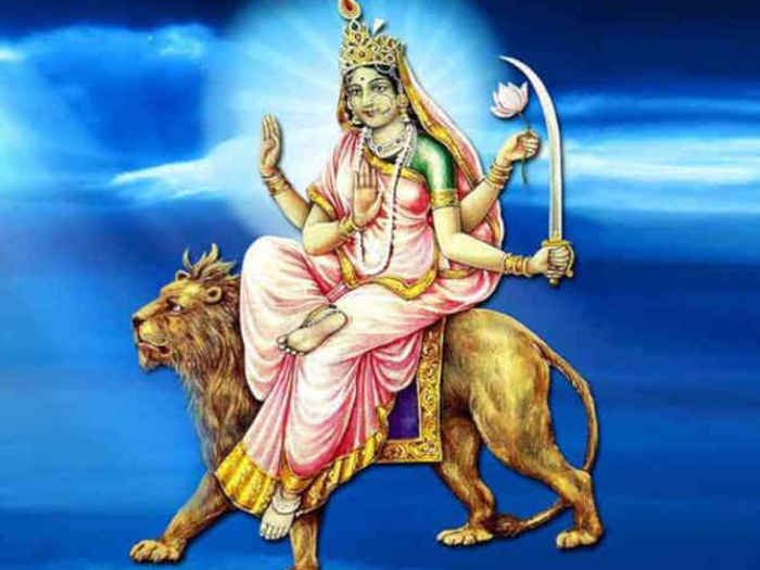 आज नवरात्रि के छठे दिन मां कात्यायनी की ऐसे करें पूजा और आरती