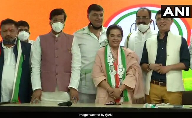 शरद यादव की बेटी सुभाषिनी कांग्रेस में हुईं शामिल, बिहार में चुनाव लड़नें के आसार