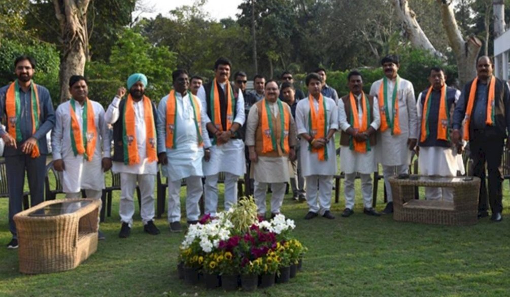 ‘कांग्रेसमय’ होती भाजपा के अन्तःपुर में असन्तोष की आहट…!