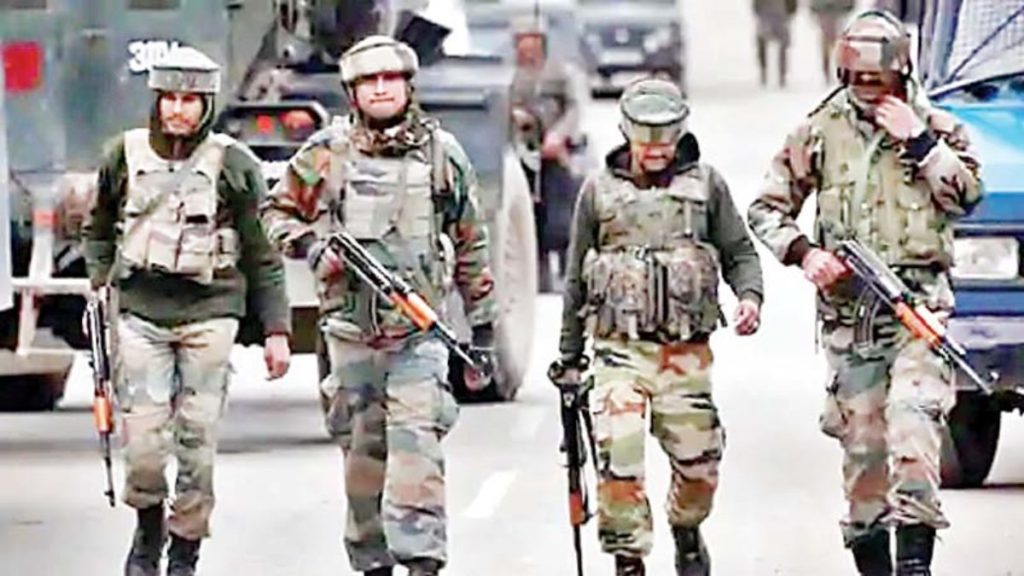 दक्षिण कश्मीर के मीज पांपोर में गुरूवार से जारी मुठभेड़ में एक आतंकी ढे़र..