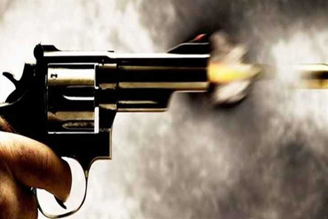 प्रेम प्रसंग मामले में युवक को मारी गोली, अस्पताल में भर्ती