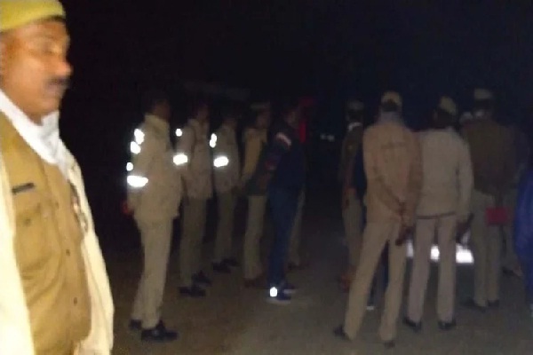 फतेहपुर में दिल दहला देने वाली घटना- दो सगी बहनों की आंखें फोड़ तालाब में फेंके गए शव