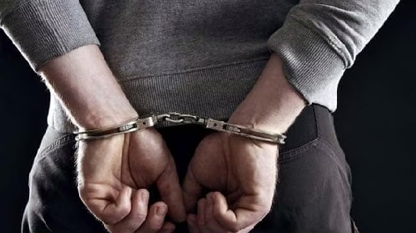 आतंकियों को हथियार और गोलाबारूद सप्लाई करने वाले दो गिरफ्तार
