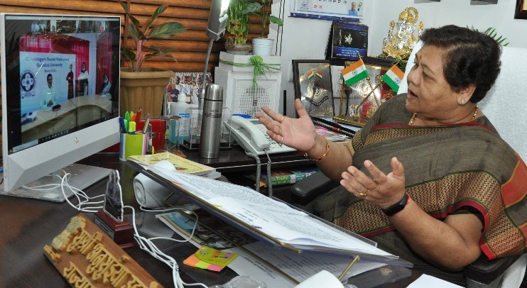 महिलाओं को आत्मनिर्भर बनने के लिए प्रोत्साहित करें: सुश्री उइके