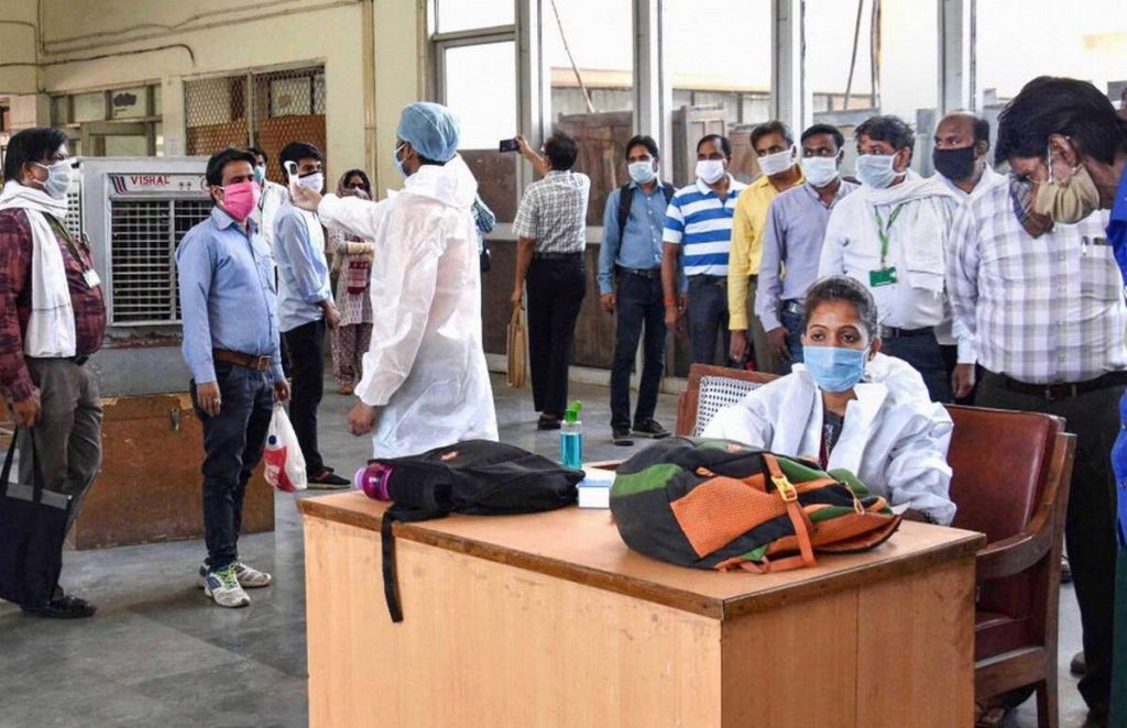 दिल्ली में 5 लाख के करीब पहुंचे कोरोना केस, लॉकडाउन होने का आसार