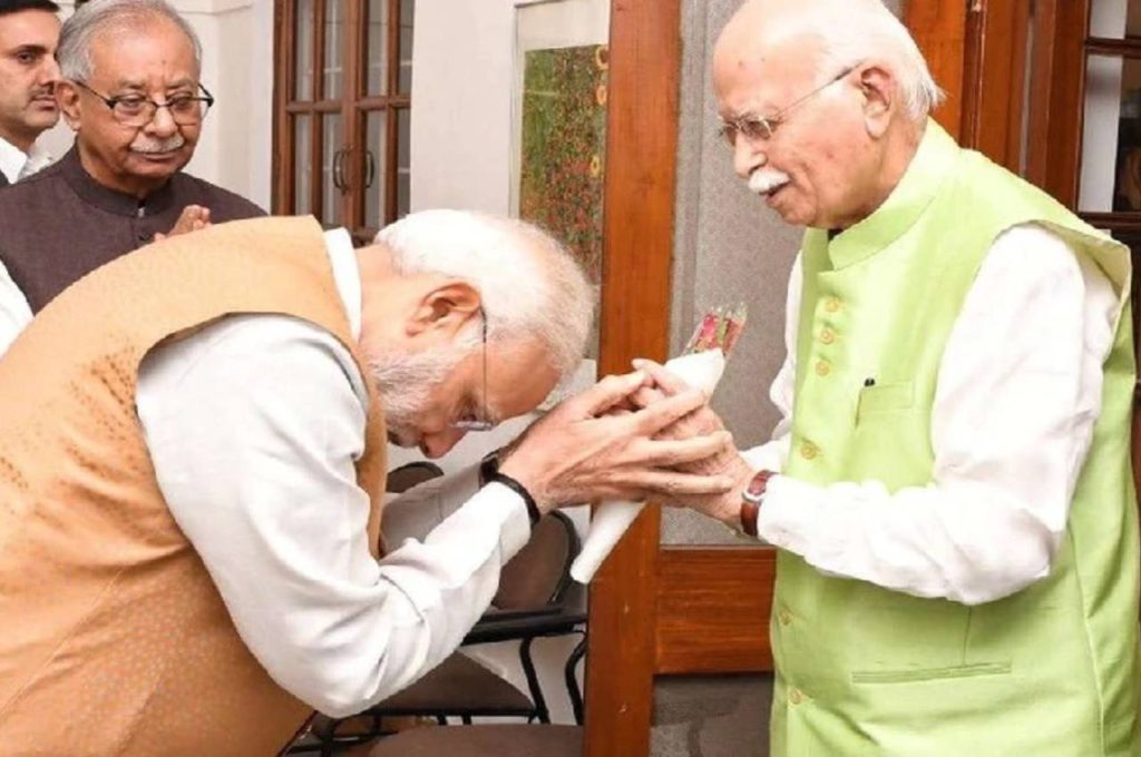 पीएम मोदी ने आडवाणी को दी जन्मदिन की बधाई