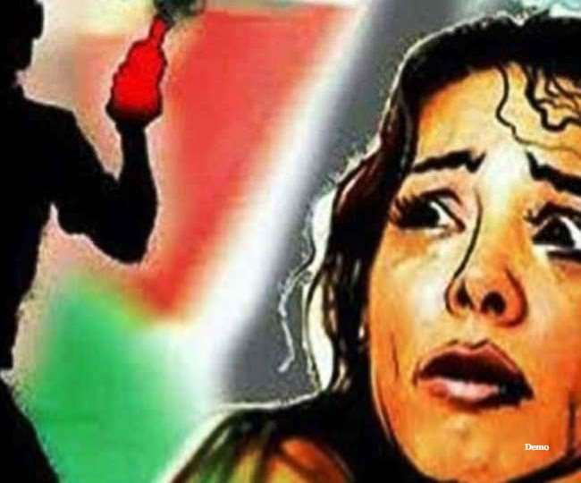 एक बार फिर बदमाशों के हौसले बुलंद, छेड़छाड़ का किया विरोध तो फेंका तेजाब