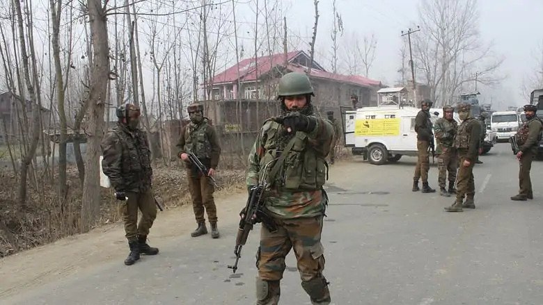 परिम्पोरा के खुशीपोरा में आतंकवादियों ने सुरक्षा बलों पर किया हमला, दो जवान शहीद