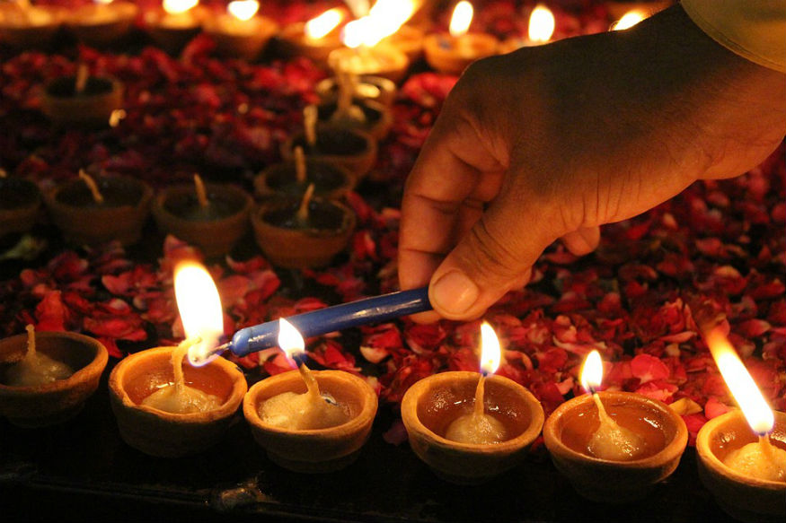 दिवाली से पहले कर लें पूजा की तैयारी, यहां देखे पूजन सामग्री लिस्ट