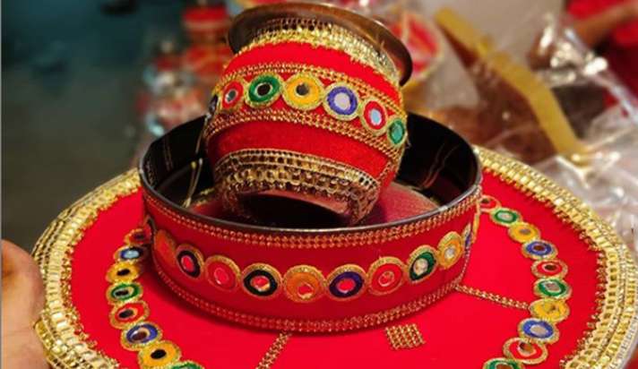 करवा चौथ के दिन अपनाएं ये खास वास्तु टिप्स, मिलेगा सुखी वैवाहिक जीवन