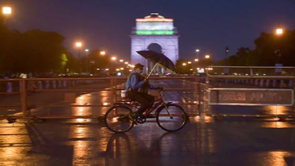 दिल्ली में लग सकता है नाइट कर्फ्यू….