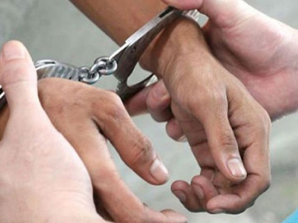 कार में नशीले पदार्थों के 4 तस्कर गिरफ्तार, 11 किलो हेरोइन-11.25 लाख की ड्रग मनी बरामद