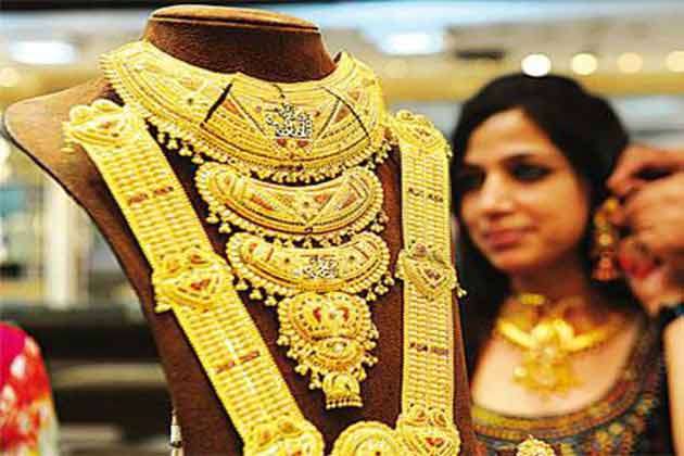 धनतेरस और दिवाली से पहले गिरा सोने का दाम, जानें नये रेट