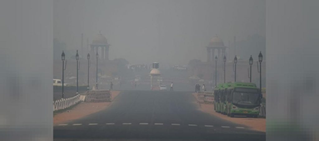 दिल्ली-एनसीएर में जहरीली हवा का प्रकोप बढ़ा, कई इलाकों में AQI 500 के नजदीक