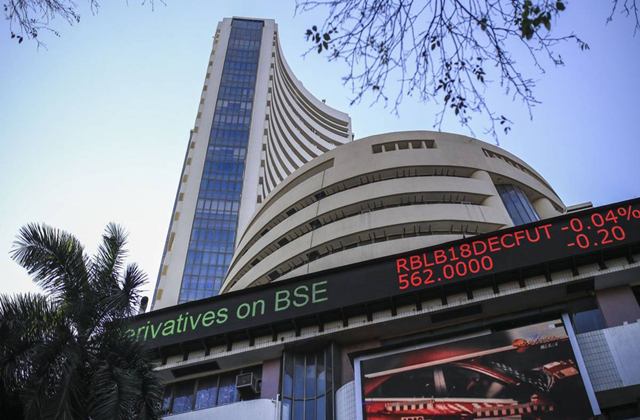 RBI के फैसलों से शेयर बाजार में आई बहार: Sensex ने पहली बार छुआ 45000 का स्तर, निफ्टी में भी उछाल