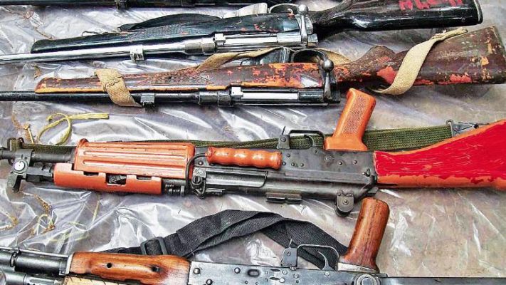 पुलिस ने मुठभेड़ के बाद छः लोगो को किया गिरफ्तार,नगदी व असलाह बरामद